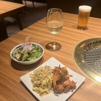 中目黒焼肉 登牛門 - キムチ、もやし、チョレギサラダ