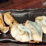 餃々 - エビ餃子、シソ餃子