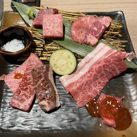 近江うし 焼肉 にくTATSU 青山本店 - 
