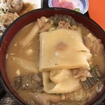 東楊軒 - ひもかわうどんが入ってます。