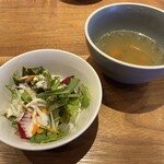 MOANA cafe＆diner - ランチのサラダ、スープ