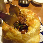 マルコポーロ - 豚ほほ肉の大きなパイ包み焼き　\980