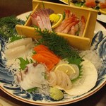 和個室まつ 大広間　信濃川 - 刺身盛り合わせ