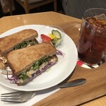 CAFE LEXCEL - はかた地どりの蒸し鶏明太子マヨサンド(全粒粉パン)