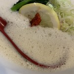 ナカムラボ。TOKYO - 特製 鶏白湯soba  泡立つスープ