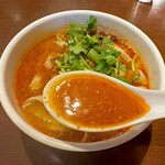 刀削麺・火鍋・西安料理 XI’AN - 酸っぱ辛いスープ
