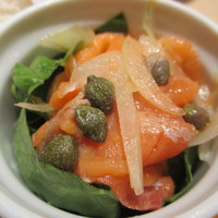Osteria UVA RARA 横浜 - サーモンのマリネアップ