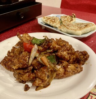 Touen - 唐園黒胡椒鶏炒め＆焼きニラ饅頭