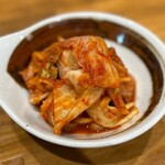 炭火焼肉ホルモンさわいし - キムチ