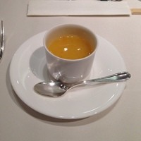 ラ・ロシェル 南青山 - 洋風茶碗蒸し。フカヒレをすっぽんのコンソメに入れフラン仕立てにし。