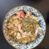 Umi No Sachi Shokudokoro Echizen - 釜飯の上に、茹でカニ足、蟹味噌をオン