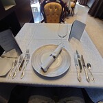 シャトー　ラ・パルム・ドール - テーブルセットアップ状況