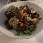 La Bettola - マッシュルームのソテーとルッコラのサラダ