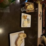 バー・ハーフムーン - 3種のチーズ