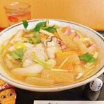ふる里うどん  - しっぽく牡蠣 900円
      具材たっぷり