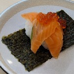はま寿司 - サーモンいくらつつみ