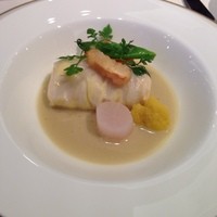 ラ・ロシェル 南青山 - 青森県産アイナメをキャベツで巻き野菜とバジリコソースで