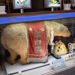 Shirokuma cafe - 本家氷白熊像
