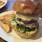 パントリー コヨーテ - ダブルダブルチーズバーガー1,990円