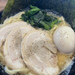 横濱家系ラーメン 前田家 - 料理写真: