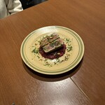 ikor - 青森県小泊産本マグロのレアグリル　ビーツとリンゴのサラダ