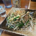 田や - ニラ玉炒め。モヤシが食感担当、ニラと卵が味担当でナイスなコラボでした。