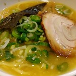 Issaku - 特製ラーメン（半）おいしい！