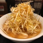 喜多方ラーメン 坂内 - 爆盛りねぎ焼豚ラーメン