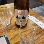 新高揚 - アサヒスーパードライ中瓶(550円)