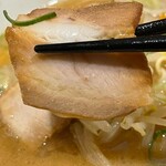 餃子 一鉄 - 味噌豚骨ラーメン（細麺）　焼豚