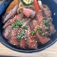御曹司きよやす邸 鎌倉プリンスホテル店 - ステーキ丼アップ