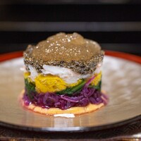 よし町 - 2023.11 三菊博多押し（春菊、菊花、もって菊、とんぶり、紅ずわい蟹、ゼリー酢）