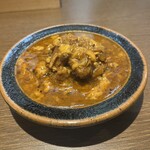 カレー デ ドコマデモ ベジン - スパイスカレーどて焼き(小)