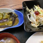 食事処ひろ - 小鉢とサラダ