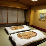 ホテル華の湯 - 最上階は、非常広いお部屋でした　寝室に使いました