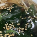 まるいち食堂 - 正油ラーメン　ワカメたっぷり