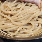 奔放 - 麺はコシ強くワシワシタイプ