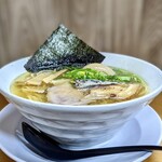 ラーメン食堂つかさ - 料理写真:塩煮干しラーメン味玉付き