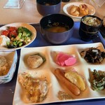 季一遊 - 料理写真:左手前が金目鯛の味噌焼きおにぎり