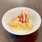 パティスリー＆ブーランジェリー ラ・パルム・ドール - 苺と練乳ムースのクレープシュゼット