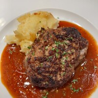 シャンパン食堂 - メインのシャン食ハンバーグ&マッシュポテト♪