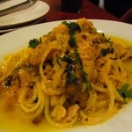 オステリアエンメ - 2013年11月　秋刀魚と玉ねぎのコンフィのオイルソース　リングイネ