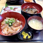 Minato Shokudou - かんぱち漬け丼定食（頭アラ炊き、味噌汁、香物）＋ブリヒラ刺身