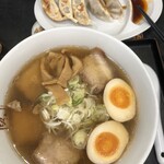 喜多方ラーメン 坂内 - 味玉ラーメンと餃子