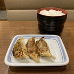 リンガーハット - ぎょうざ3個とごはん（310円）