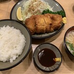 とんかつ美とん - ひれかつ定食(別日撮影)