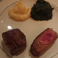 ウルフギャング・ステーキハウス 丸の内店 - 熟成肉のステーキ&クリームスピナッチ&マッシュポテト