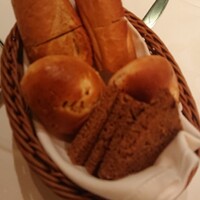 ウルフギャング・ステーキハウス 丸の内店 - お代わり自由のパン