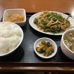 十八番 - 青椒肉絲定食(1,000円)