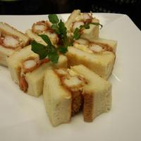 赤坂 津つ井 総本店 - エビフライサンド